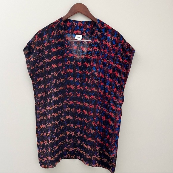 CAbi V-Neck Bonus Blouse - Picture 2 of 5